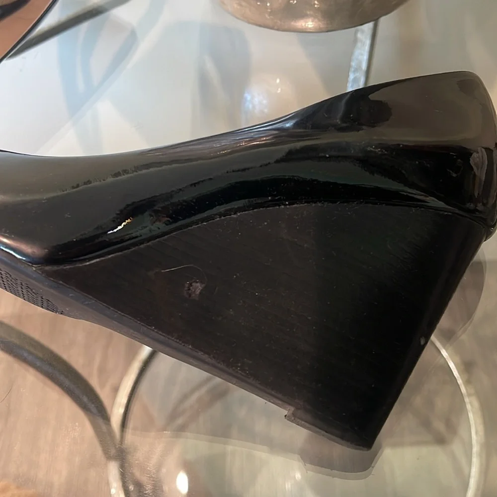 Tory Burch wedges. Has a little dent on the left heel. Not visible when worn. - Picture 3 of 3